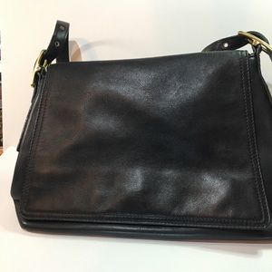 Coach Vintage Flap Black Leather Purse #F1P - 9828